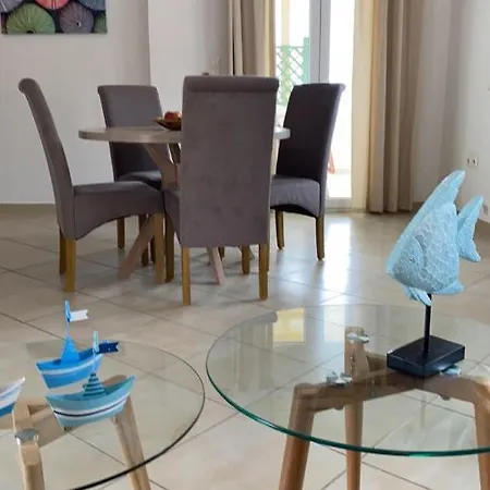 Apartment Theasis *